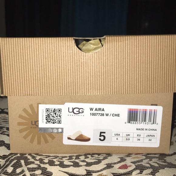 UGG Australia w Aira slipper - Picture 2 of 4